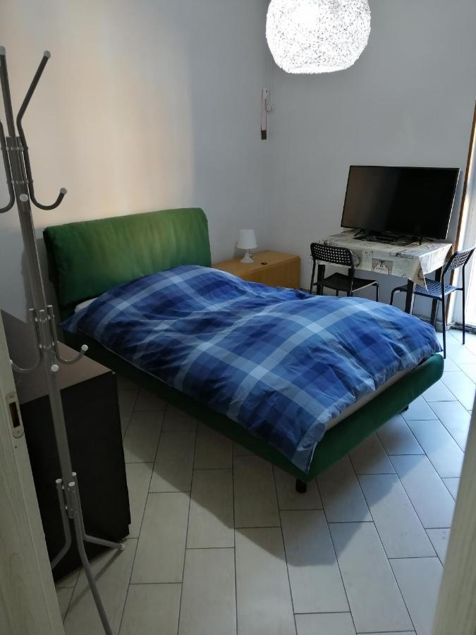 Emily'S Rooms "Villa Romana" Cir17067 Дезенцано-дель-Гарда Экстерьер фото